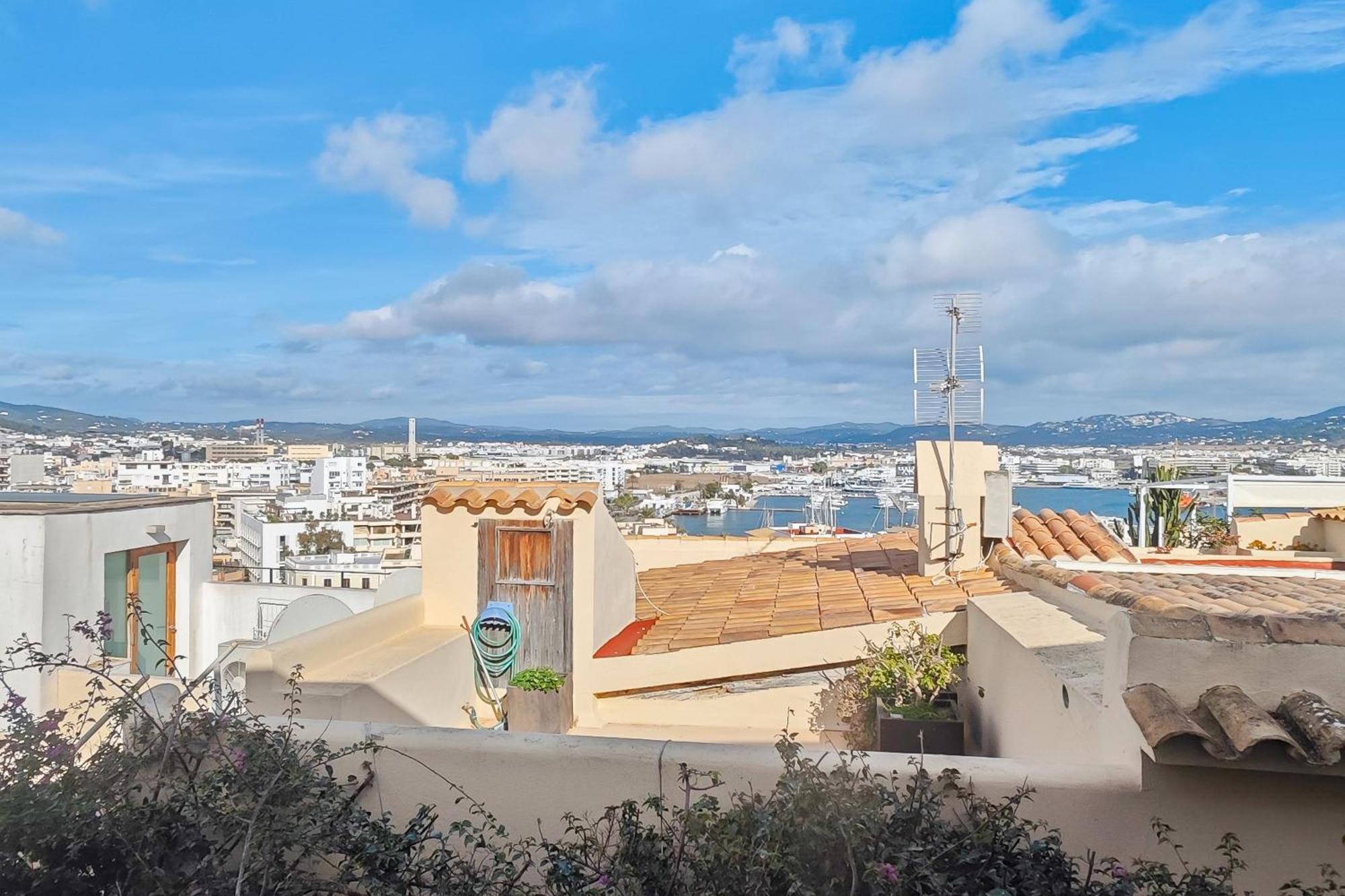 Navila Estudio En La Piscina Ibiza